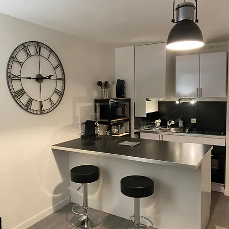 Beau Proche Mer, Gare Et Commerces アパート アンティーブ