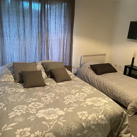 Beau Proche Mer, Gare Et Commerces アンティーブ