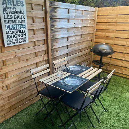 Beau Proche Mer, Gare Et Commerces