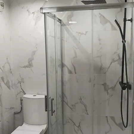 Beau Proche Mer, Gare Et Commerces * アンティーブ