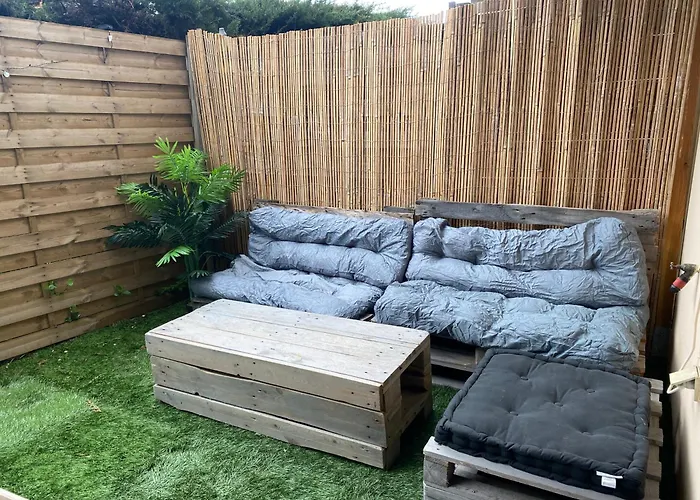 Beau Proche Mer, Gare Et Commerces *