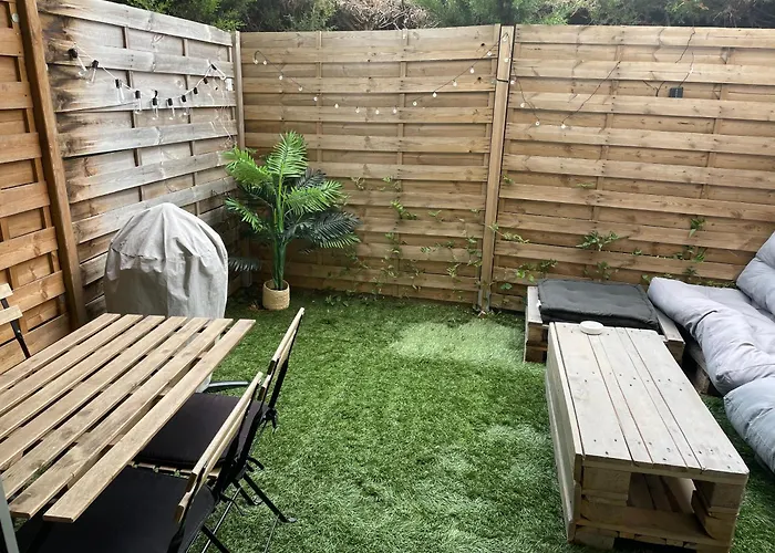 Beau Proche Mer, Gare Et Commerces Антиб